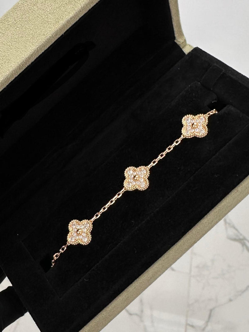 CLOVER Gold Bracelet